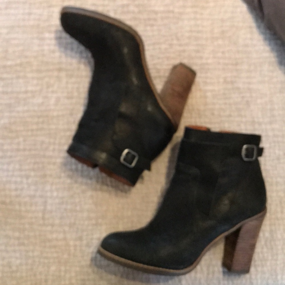 Black heeled ankle booties